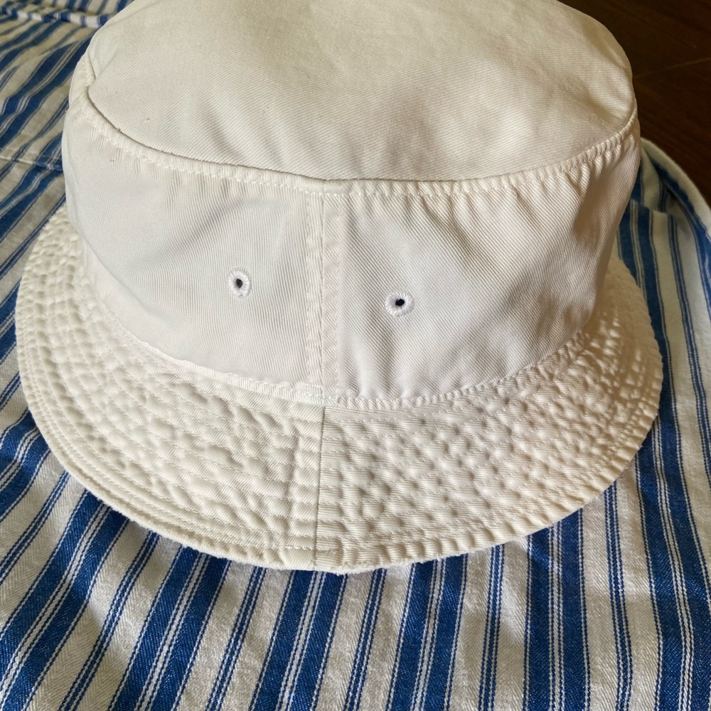 Polo by Ralph Lauren Red and White Hat with American Flag - Picture 3 of 10